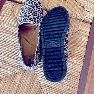 White Mountain slip ons. Size 7